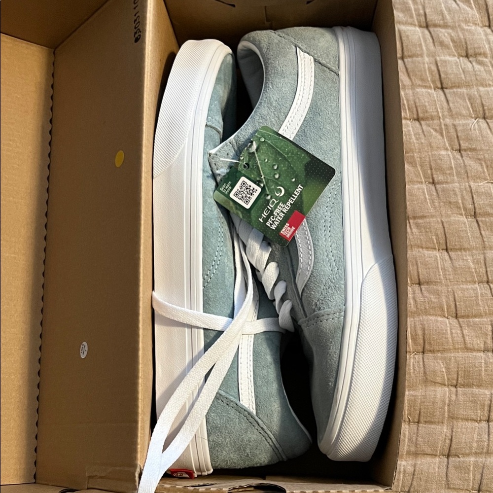 NIB Vans Old Skool Suede Gray Mist   Pretty Bluish Grey Sneakers